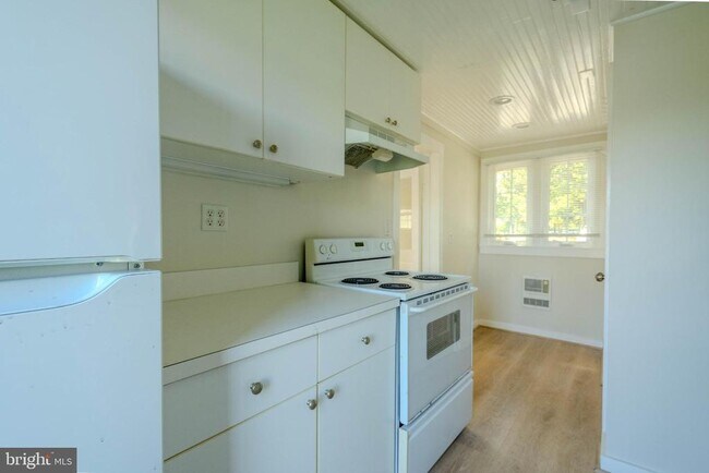 Foto del edificio - 6062 Drum Point Rd