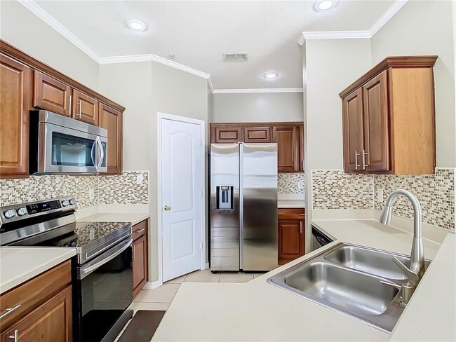 Building Photo - 2821 San Jacinto Cir