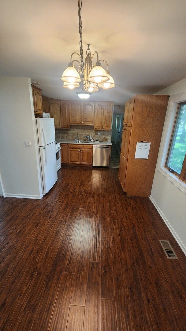Foto del edificio - 808 S Cedarcrest Dr