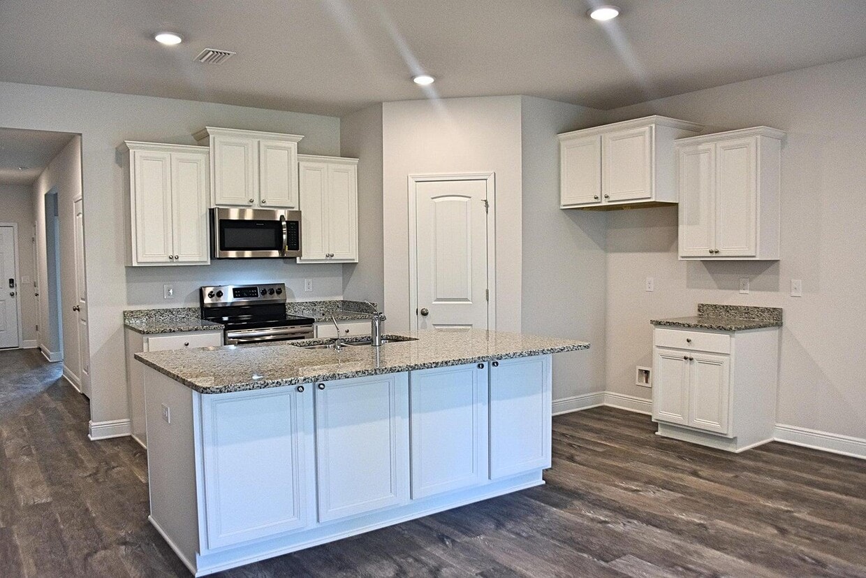 Foto del edificio - 131 Southern Pnes Rd