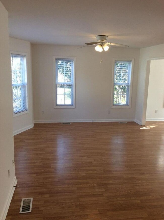 Building Photo - 503 McReynolds St