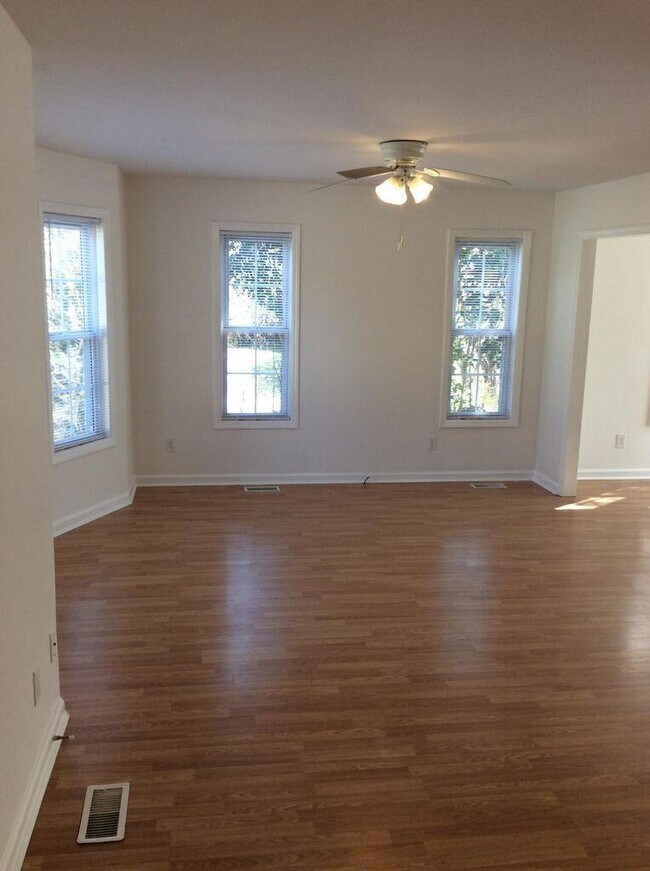 Foto del edificio - 503 McReynolds St