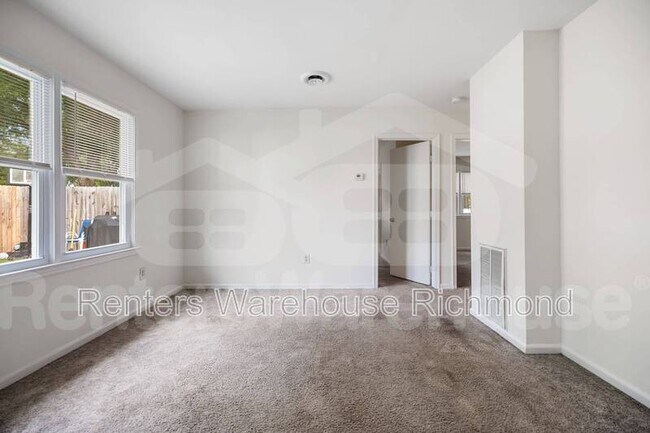 Building Photo - 402 Dupuy Ave