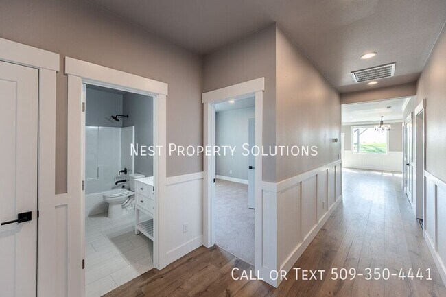 Building Photo - 1233 NE Nanto-B