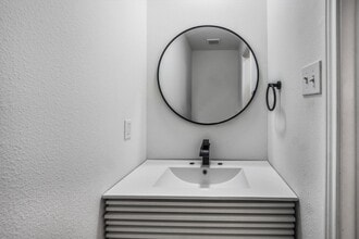 Building Photo - 75 Autumn Branch Dr