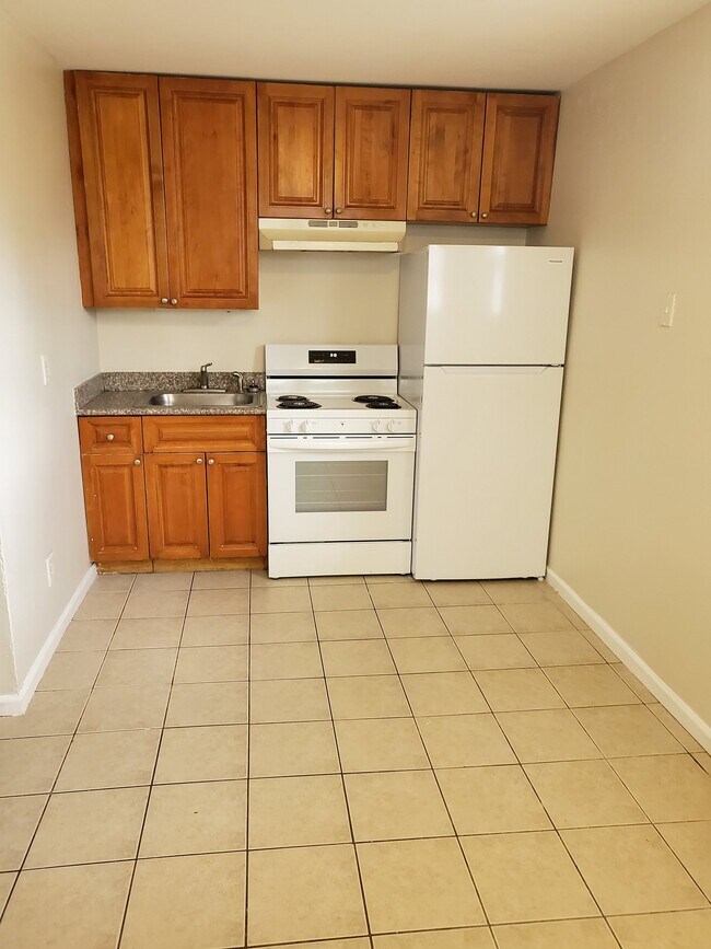 Building Photo - 371 W Old Indian Trail