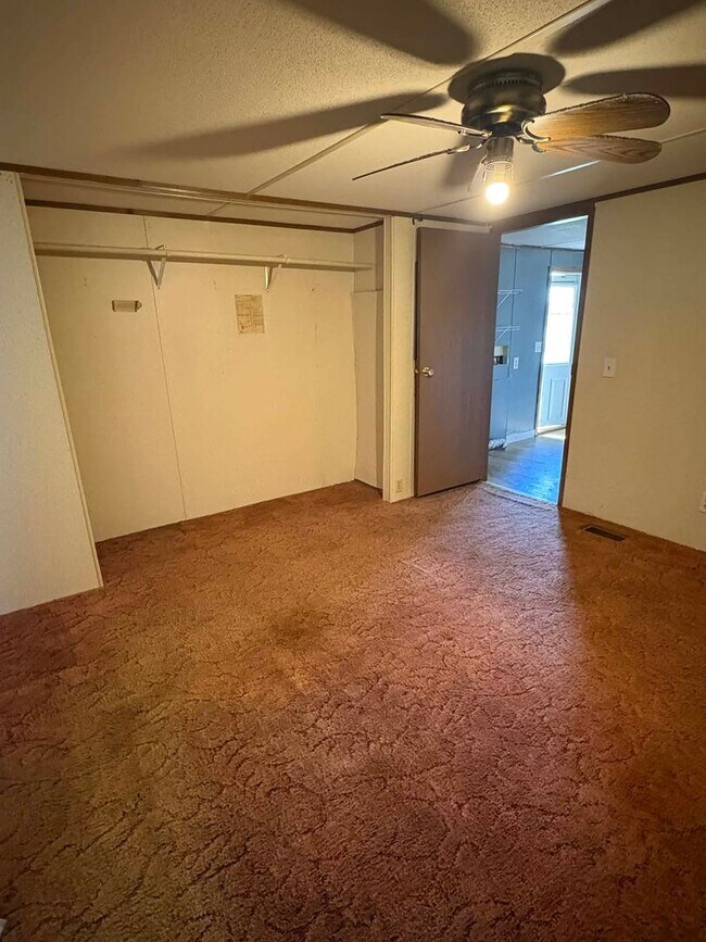 Foto del edificio - Simple Country Living!