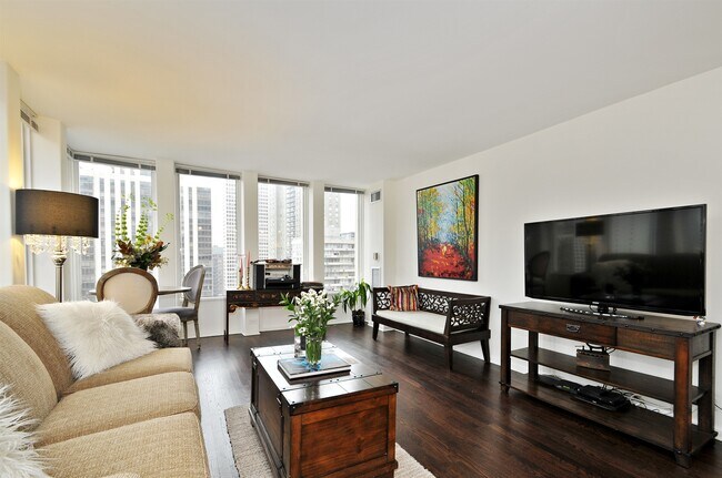 Foto del edificio - 100 E Walton St