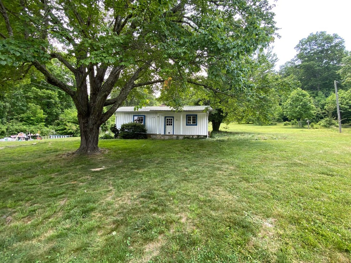 Primary Photo - Fairview - Charming One Bedroom Cottage at...