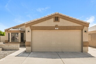Building Photo - 1153 W Diamond Ave