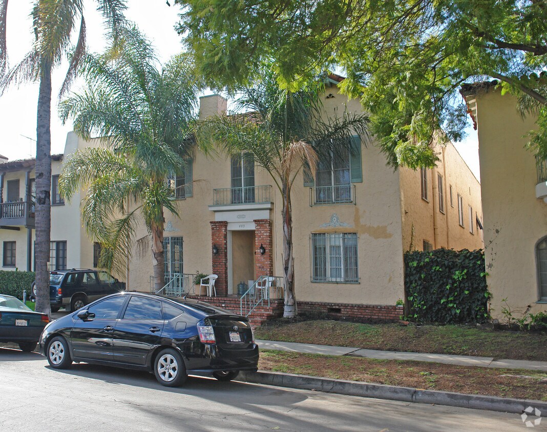 Building Photo - 409 N Genesee Ave