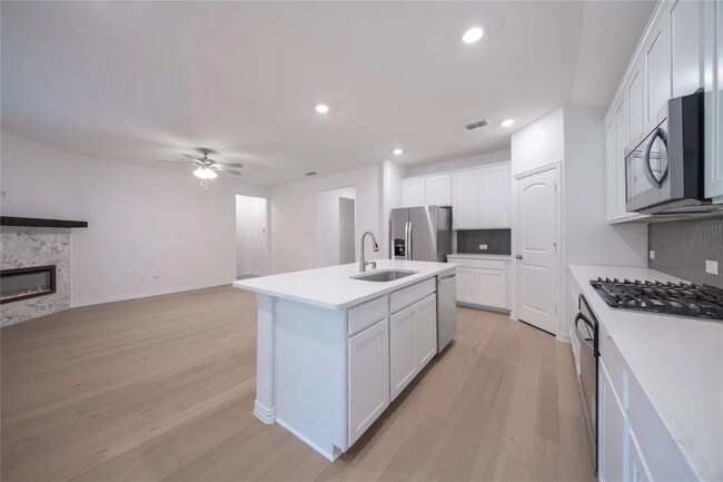 Foto del edificio - 1708 Blackbird Ln