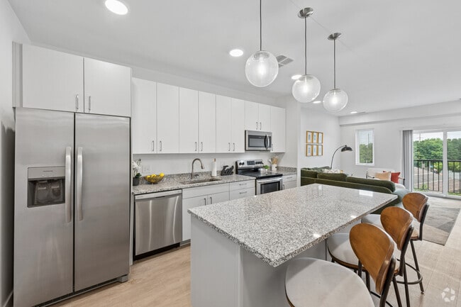 1BR, 1BA - 740SF - Kitchen - The Monroe
