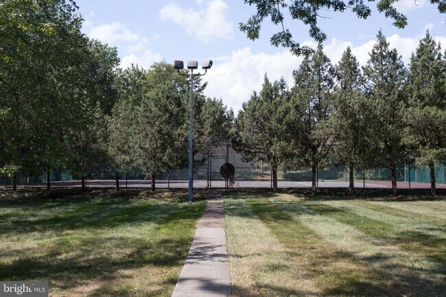 Foto del edificio - 9479 Fairfax Blvd