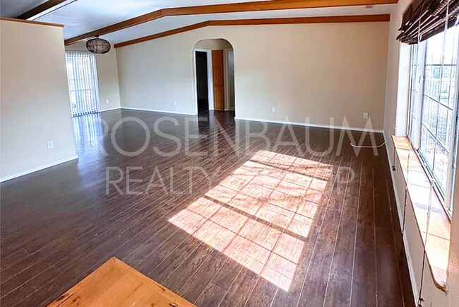 Building Photo - 8886 E Volcano Dr