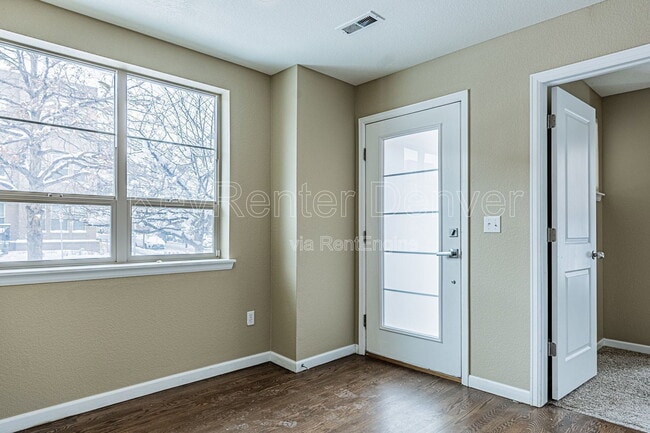 Building Photo - 492 S Saulsbury St