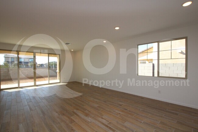 Foto del edificio - 22873 E Happy Rd