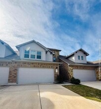 Building Photo - 2304 S Lakeline Blvd