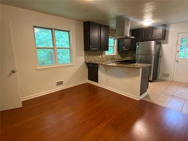 Building Photo - 2139 Trailwood Rd