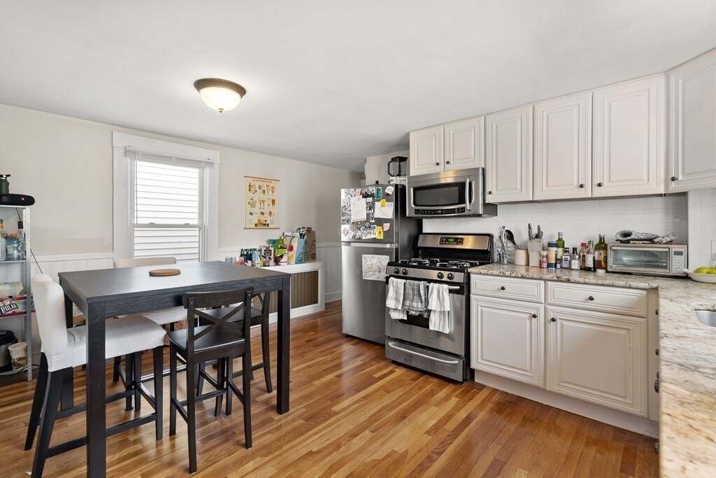 Foto principal - 68 Pleasant St
