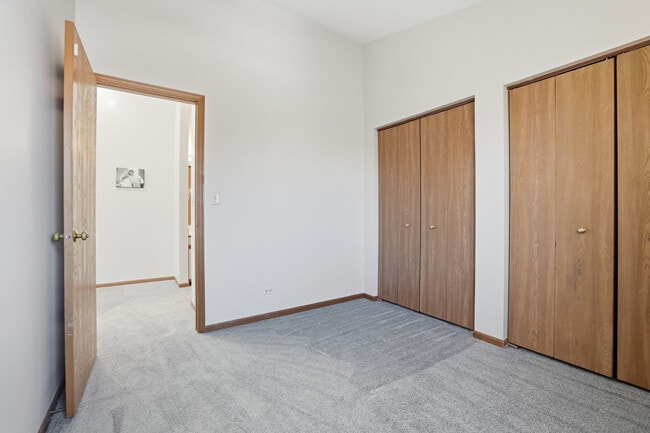 Building Photo - 466 Nicole Dr