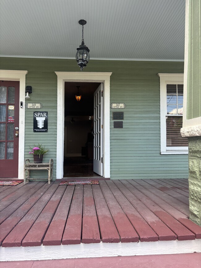 Foto del edificio - 347 Cottage Ave