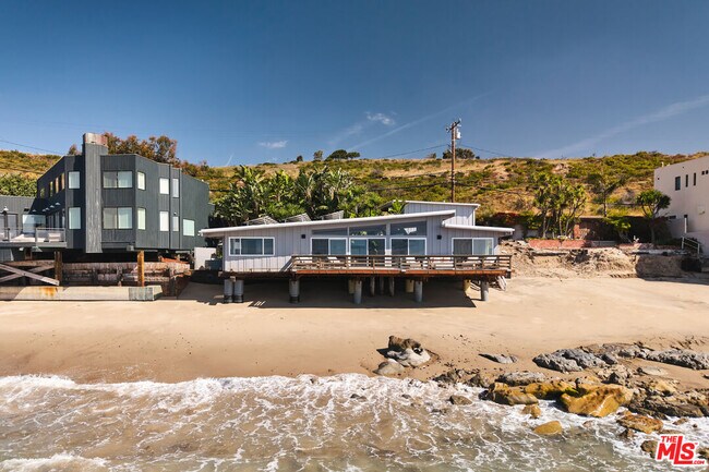 Foto del edificio - 24246 Malibu Rd