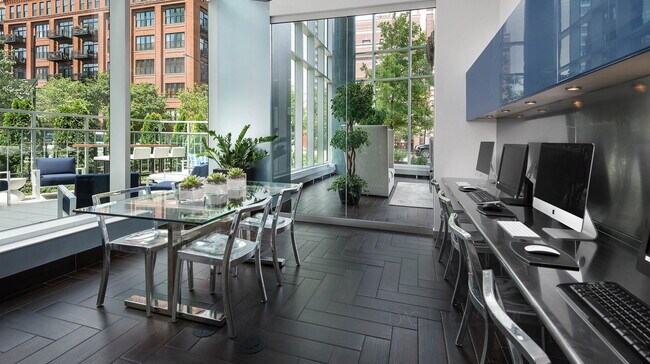 Foto del edificio - 467 W Erie St