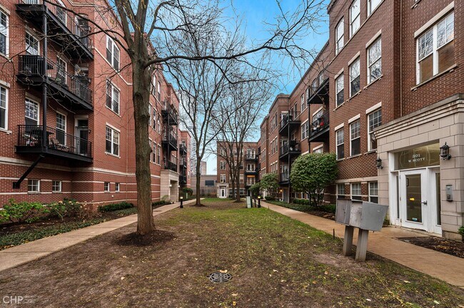 Foto del edificio - 247 W Scott St