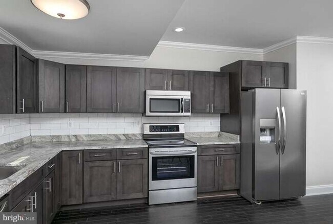Building Photo - 3 Bedroom 3 Bath Single Family Home in Bal...