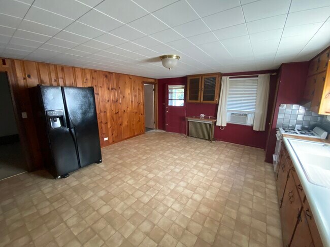Building Photo - 27844 W Grass Lake Rd