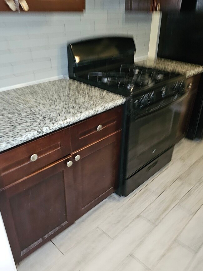 Foto del edificio - 6815 Beachwood St