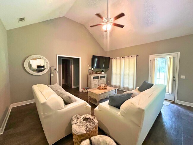 Foto del edificio - 425 Serenity Ave