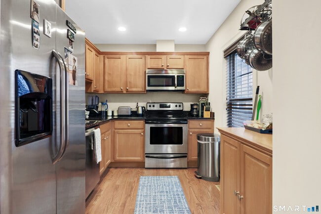 Building Photo - 59 Liberty St