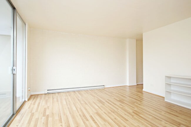 Photo - Student-Friendly Apartment Near Scott Stad...