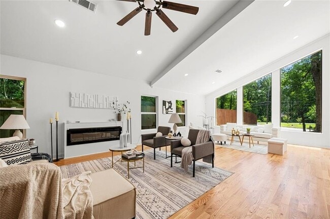 Building Photo - 2155 Venetian Dr SW