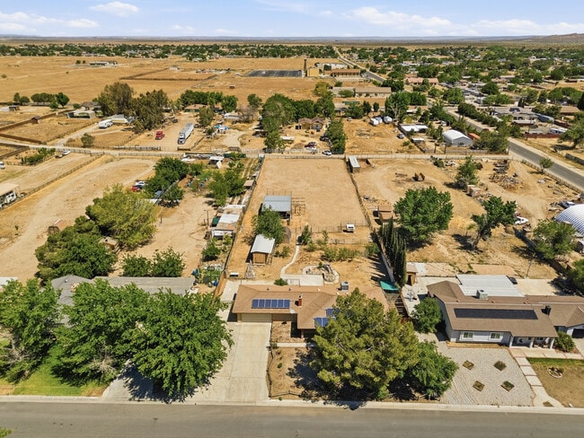 9837 E Avenue R10