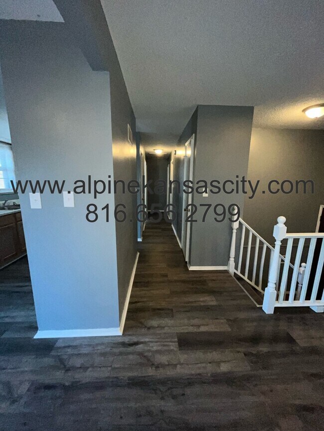 Building Photo - Updated Independence Split Level