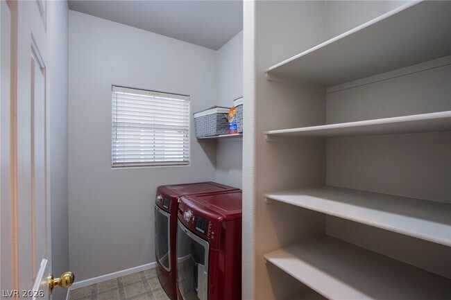 Foto del edificio - 6429 N Corrie Canyon St