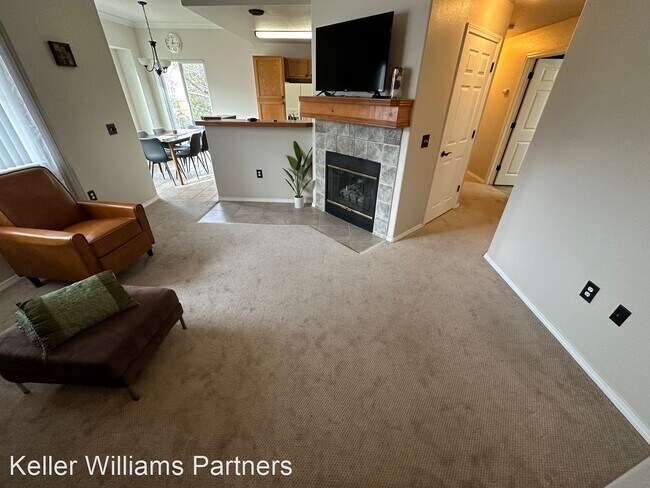 Building Photo - 2 br, 2 bath House - 3670 Strawberry Field...