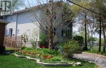 Building Photo - 160 Mafeking Ave