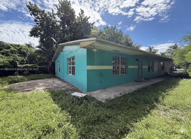 Foto del edificio - 1241 NE 113th Terrace