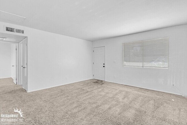 Building Photo - Beautiful 2Bdm 1Ba Apartment with Private ...