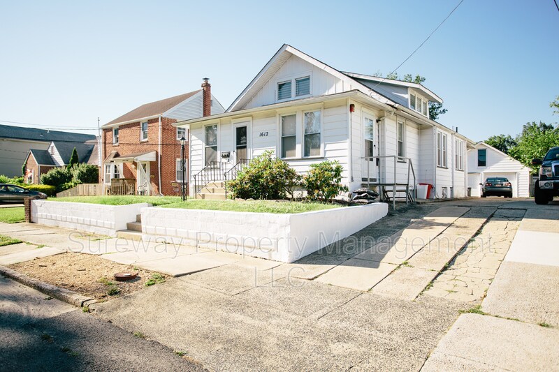 Primary Photo - 1612 Sycamore St