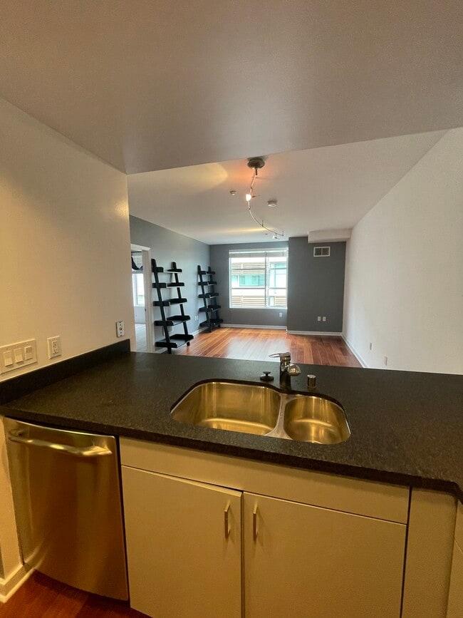 Photo - 451 Kansas St Apartment