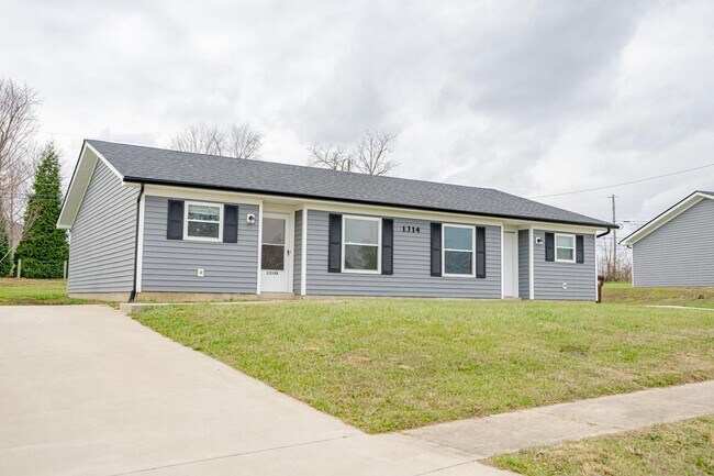 Foto del edificio - 1314 Farmingdale Dr