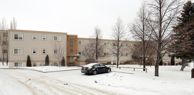 Building Photo - Compton Court
