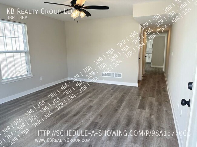 Foto del edificio - Brand New 3 Bed Duplex in Downtown Blue Sp...