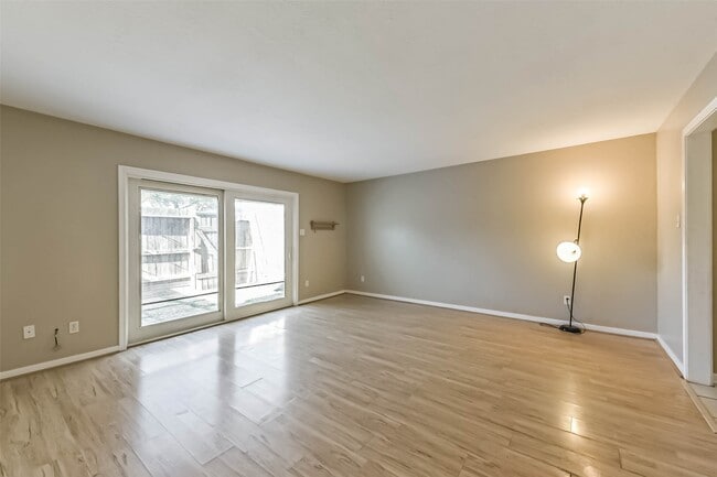 Building Photo - 11550 Burdine St