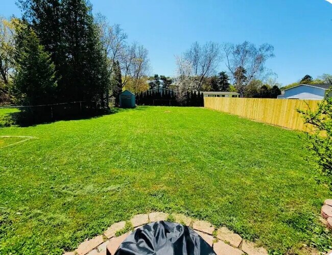 Foto del edificio - 236 E Carpenter Ave